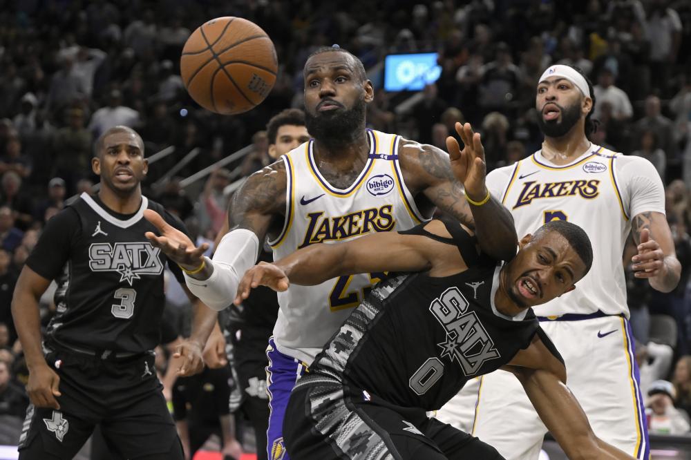 军应有的坚 军应有的坚